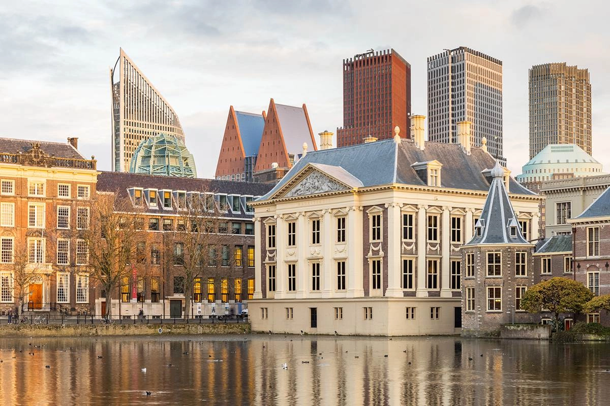 museum-mauritshuis-in-the-hague-byjoniisraeli-1200